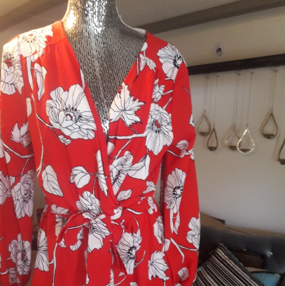 Brand new romper!! So so adorable!! - Picture 1 of 2